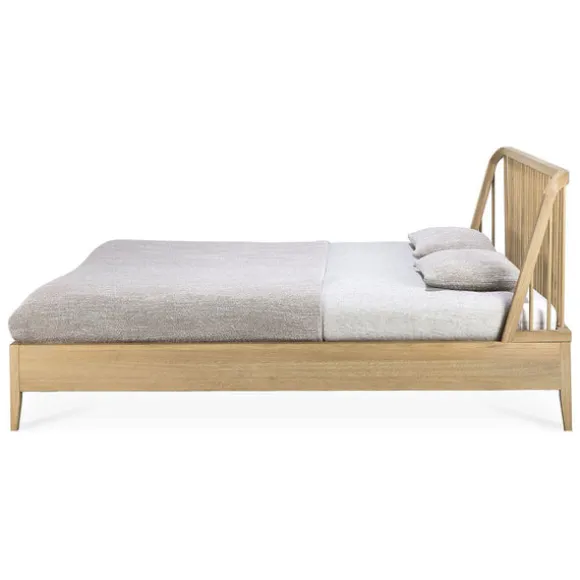 Ethnicraft Oak Spindle Queen Bed