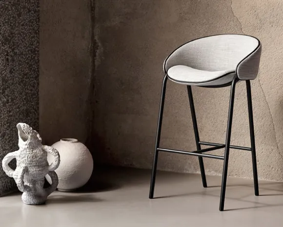 Folium Bar Stool with Leather Piping