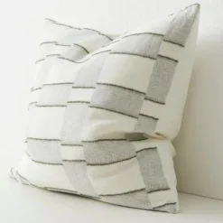 Lorenzo Cushion