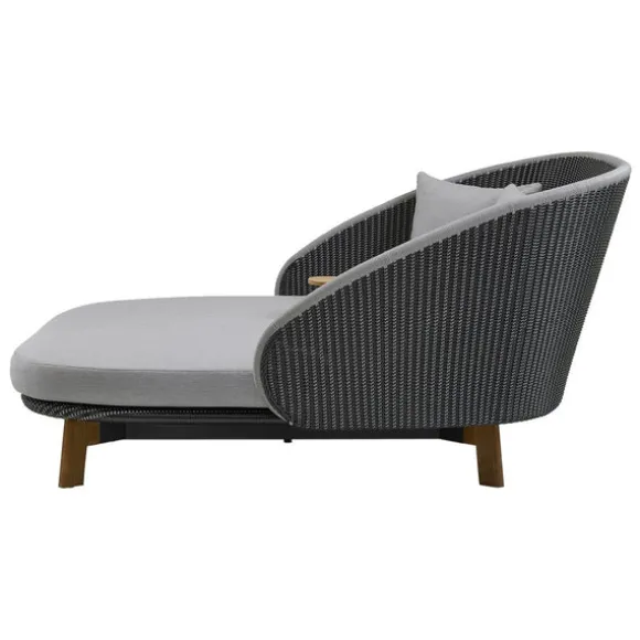 Peacock Daybed