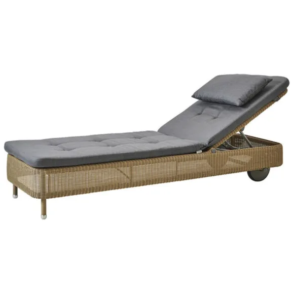 Presley Sunbed