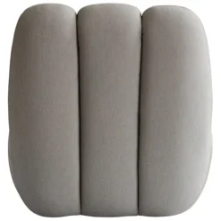 Toe Lounge Chair